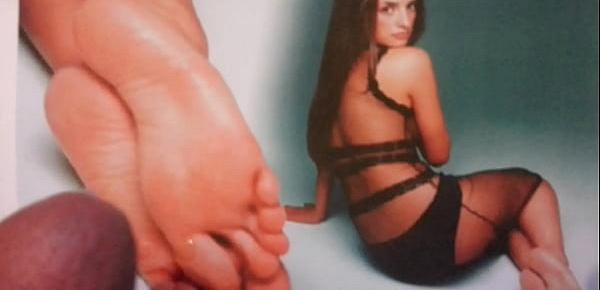  Penelope Cruz FOOTJOB!!!